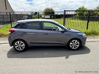 Hatchback - afbeelding 10 van  16