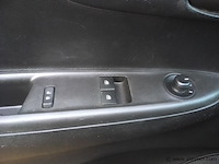 Hatchback - afbeelding 2 van  16