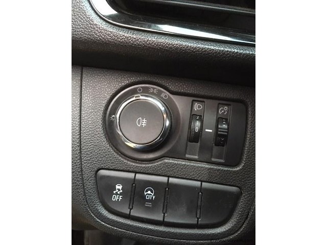 Hatchback - afbeelding 15 van  16