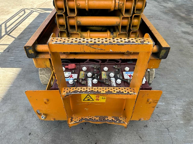 Haulotte - 2007 - compact 12 - elektrische schaarlift - afbeelding 7 van  27