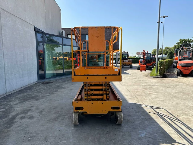 Haulotte - 2007 - compact 12 - elektrische schaarlift - afbeelding 12 van  27