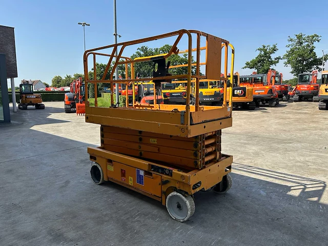 Haulotte - 2007 - compact 12 - elektrische schaarlift - afbeelding 21 van  27