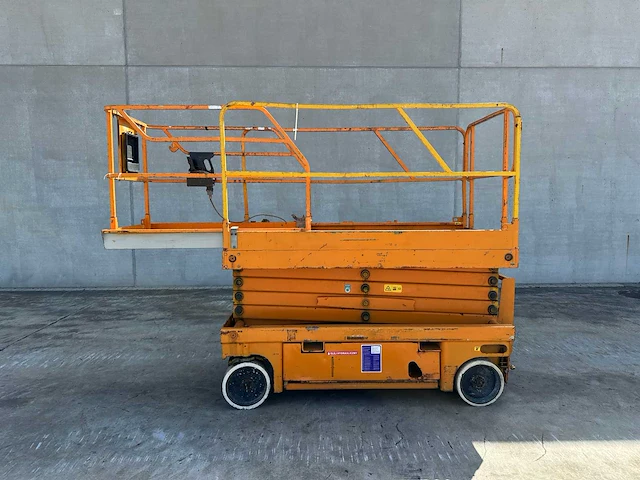 Haulotte - 2007 - compact 12 - elektrische schaarlift - afbeelding 26 van  27