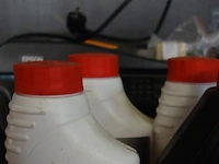 Havoline koelvloeistof (4) en motorolie 10w-40 (2) - afbeelding 3 van  3