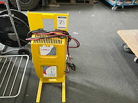 Hawker 24v60a acculader - afbeelding 1 van  4