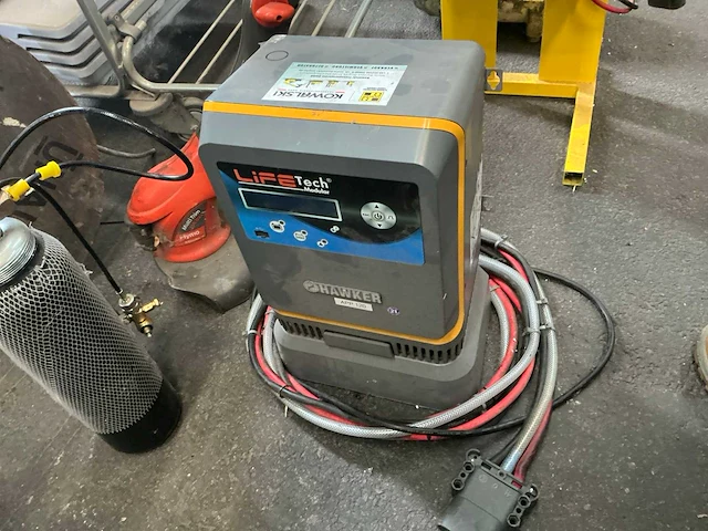 Hawker app120 acculader - afbeelding 1 van  5