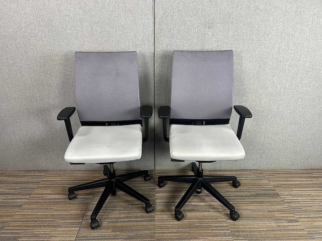 Haworth - desk chairs (4x) - afbeelding 1 van  5