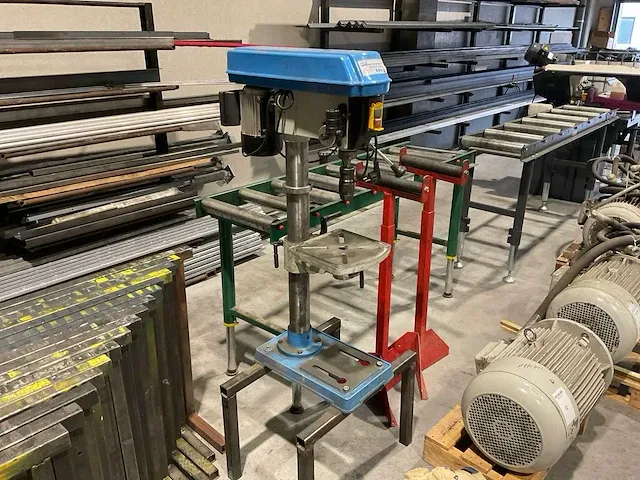 Hbm 16 kolomboormachine - afbeelding 1 van  5