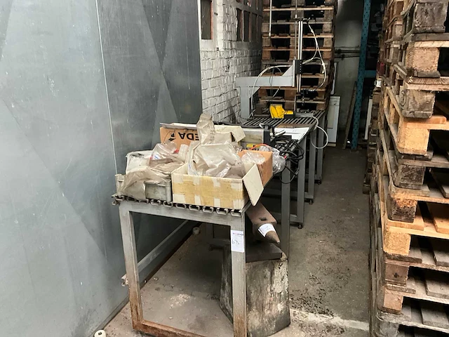 Hbs kes1600 puntlasmachine - afbeelding 1 van  9