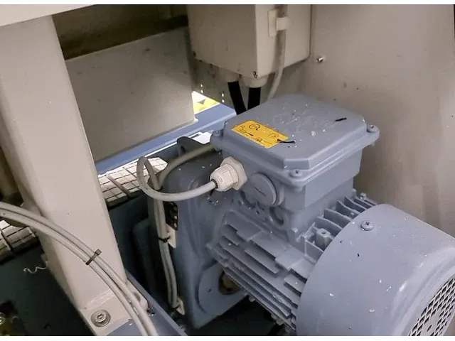 Hebrock top 3001 f kantenaanlijmmachine - afbeelding 6 van  9