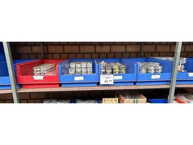 Hechtklemmen ong 221 dozen van legrand - afbeelding 1 van  4