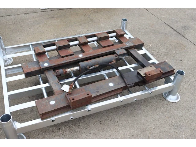 Hefmast caterpillar 320d 5000kg 4.5m 2015 - afbeelding 1 van  1