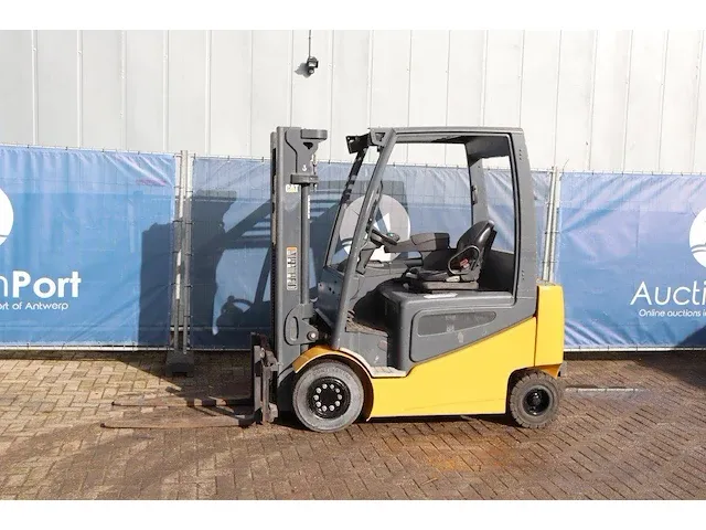 Heftruck caterpillar elektrisch - afbeelding 1 van  1