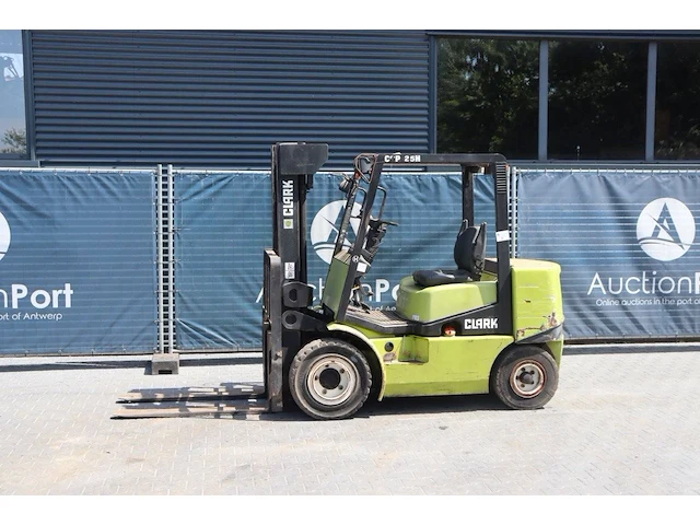 Heftruck clark cgp25h diesel 2100kg 4.8m - afbeelding 1 van  1