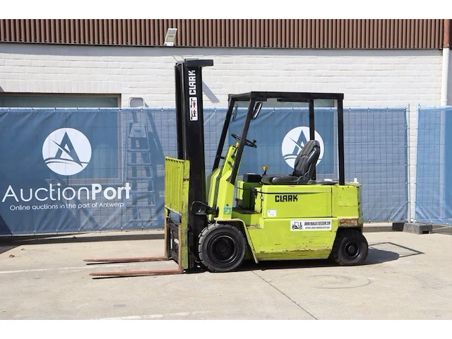 Heftruck clark epm 25 n elektrisch 2270kg 4.0m 1988 - afbeelding 1 van  1