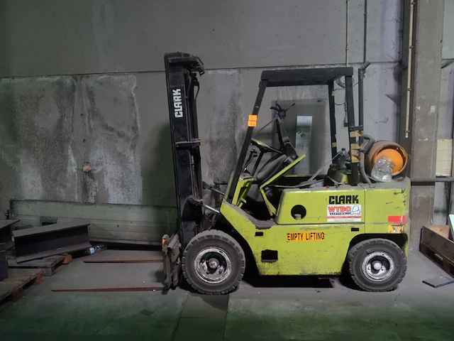 Heftruck clarklift - afbeelding 1 van  6