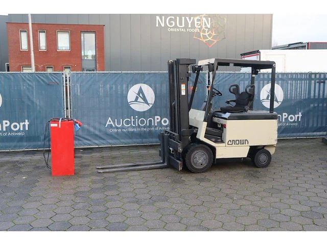 Heftruck crown elektrisch - afbeelding 1 van  1