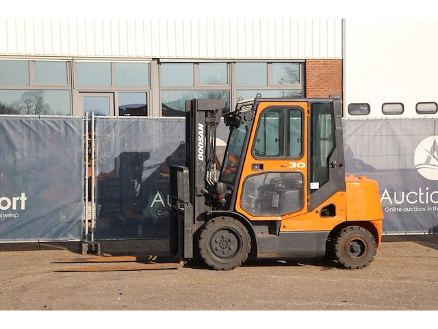 Heftruck doosan 30 lpg 3000kg - afbeelding 1 van  1