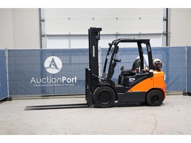 Heftruck doosan g25p-7 lpg 2500kg 3.8m 2019 - afbeelding 1 van  1