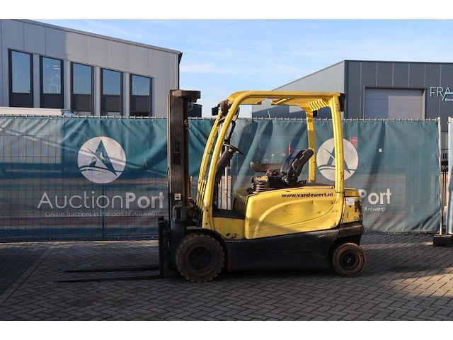 Heftruck hyster j3.0xn 3861 elektrisch 2330kg 2011 - afbeelding 1 van  1
