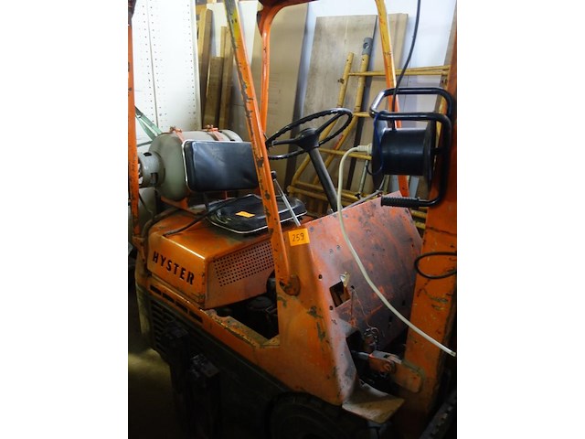 Heftruck hyster met vorken - hefvermogen 1,5 ton - lpg (na te zien) - afbeelding 2 van  5