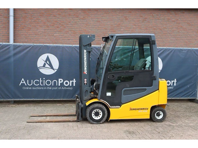 Heftruck jungheinrich efg 425k elektrisch 2400kg 4.4m 2012 - afbeelding 1 van  1