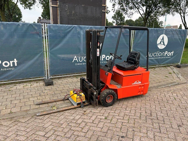 Heftruck linde e15 elektrisch 1500kg 3.9m 1986 - afbeelding 1 van  1