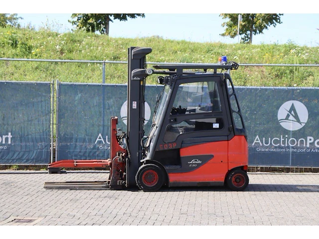 Heftruck linde e30 elektrisch - afbeelding 1 van  1