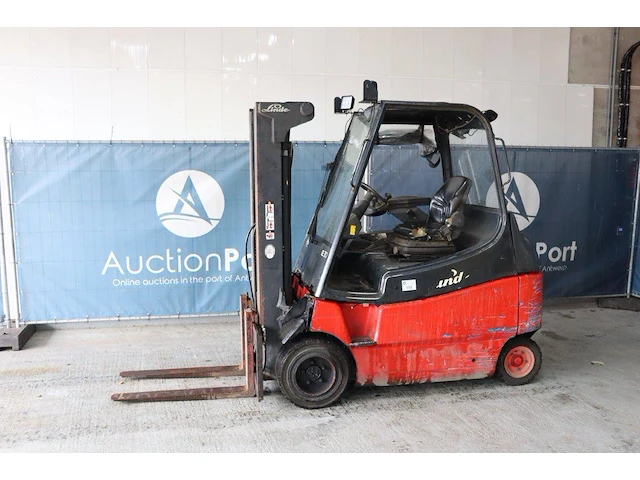 Heftruck linde e30/02/600 elektrisch 3000kg - afbeelding 1 van  1