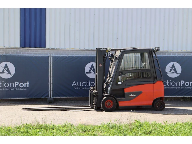 Heftruck linde e30hl-01/600 elektrisch 3000kg 4.5m 2013 - afbeelding 1 van  1