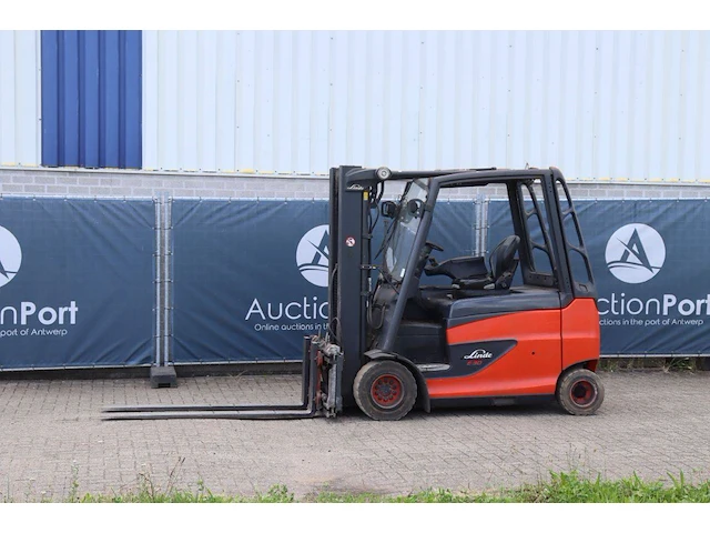 Heftruck linde e30hl-01/600 elektrisch 3000kg 5.0m 2015 - afbeelding 1 van  1