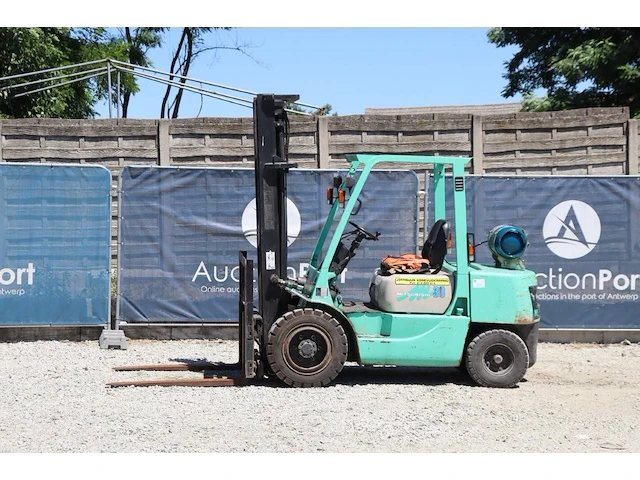Heftruck mitsubishi fg 30 t lpg 3000kg 4.0m 1999 - afbeelding 1 van  1