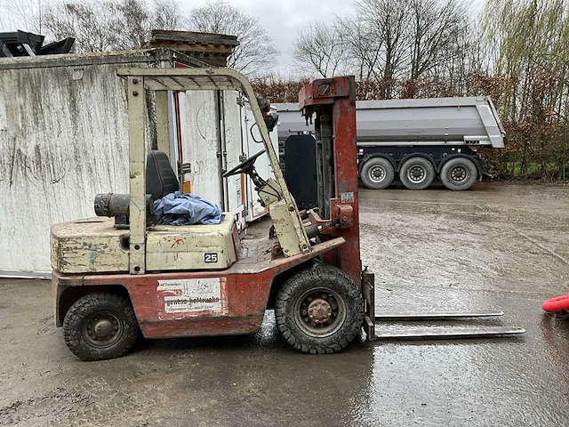 Heftruck nissan ef02a25u (1985) - afbeelding 12 van  22