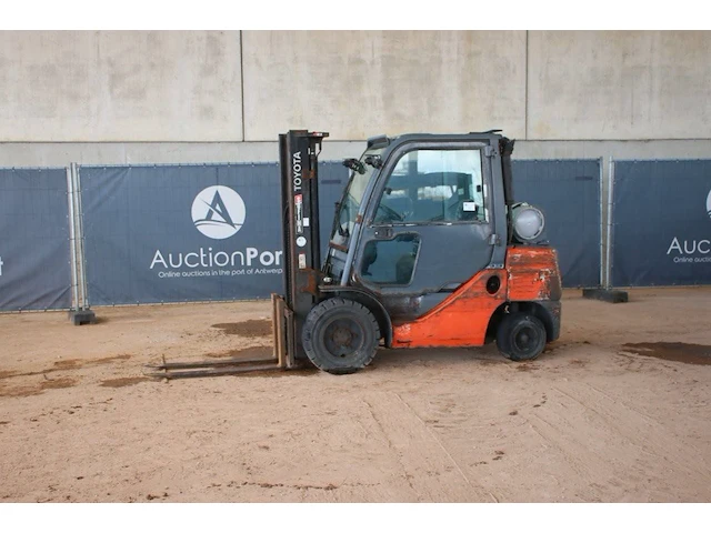 Heftruck toyota 06686gf30 lpg 3000kg 3.3m 2017 - afbeelding 1 van  1