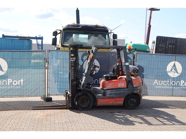 Heftruck toyota 42-6fgf25 lpg 2500kg 4.7m 1998 - afbeelding 1 van  1