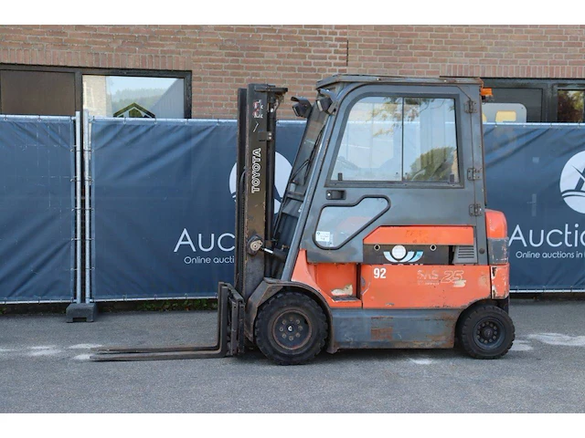 Heftruck toyota 7fbmf25 elektrisch 2500kg 3.3m 2005 - afbeelding 1 van  1