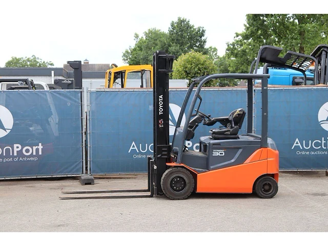 Heftruck toyota 8fbmkt30 elektrisch 3000kg 3.7m 2013 - afbeelding 1 van  1
