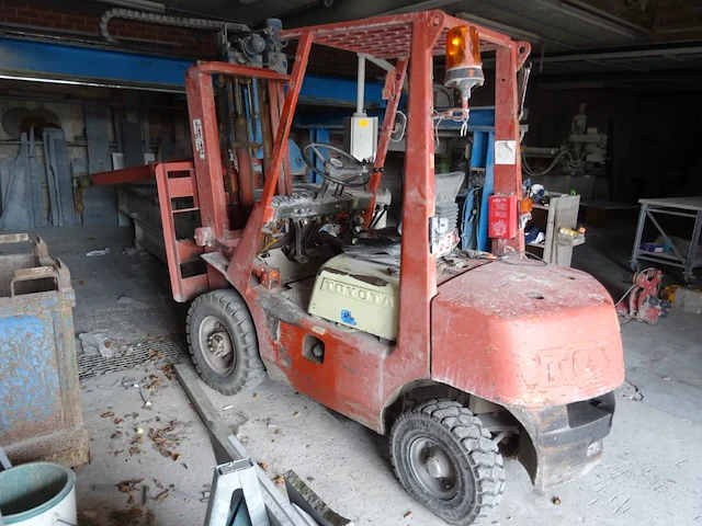 Heftruck toyota - afbeelding 10 van  17