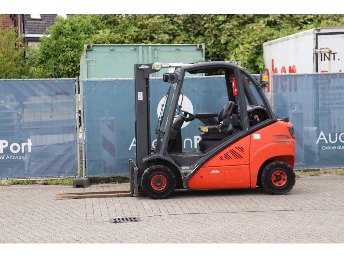 Heftrucks - hoogwerkers - stapelaars - palletwagens
