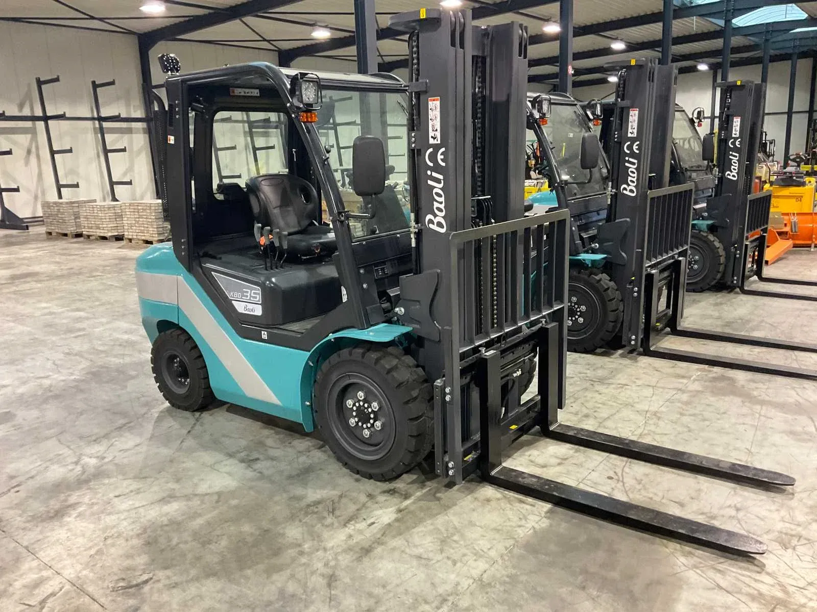 Heftrucks, stapelaars en elektrische palletwagens