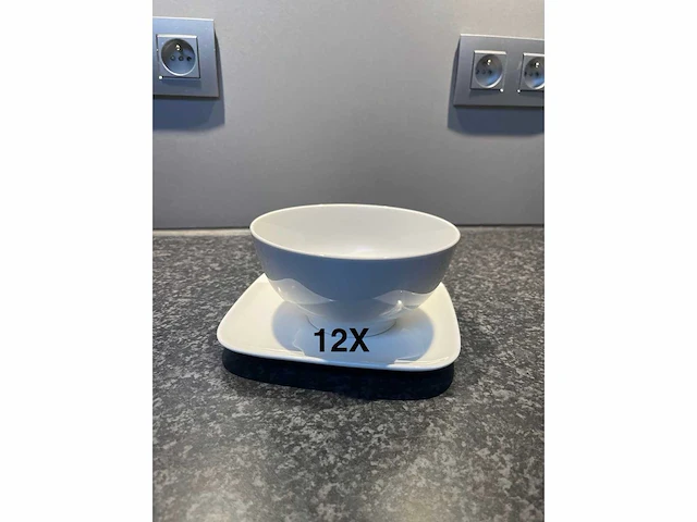 Hele voorraad diverse servies, glaswerk, tassen en borden (550x) - afbeelding 6 van  43