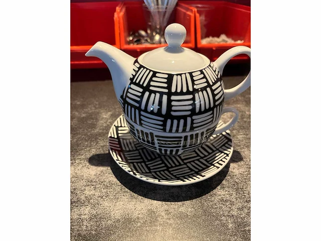 Hele voorraad diverse servies, glaswerk, tassen en borden (550x) - afbeelding 15 van  43