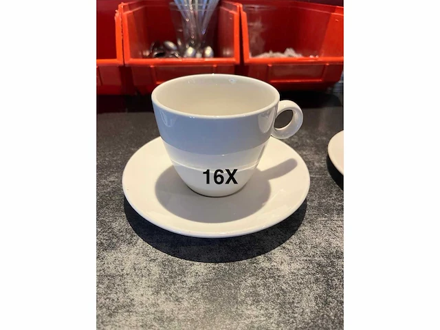 Hele voorraad diverse servies, glaswerk, tassen en borden (550x) - afbeelding 18 van  43