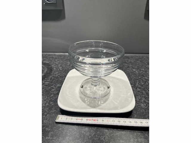 Hele voorraad diverse servies, glaswerk, tassen en borden (550x) - afbeelding 33 van  43