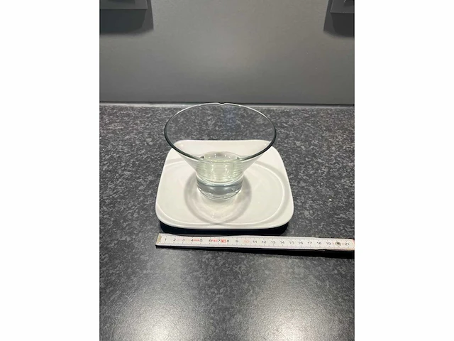 Hele voorraad diverse servies, glaswerk, tassen en borden (550x) - afbeelding 35 van  43