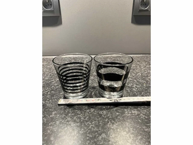 Hele voorraad diverse servies, glaswerk, tassen en borden (550x) - afbeelding 36 van  43