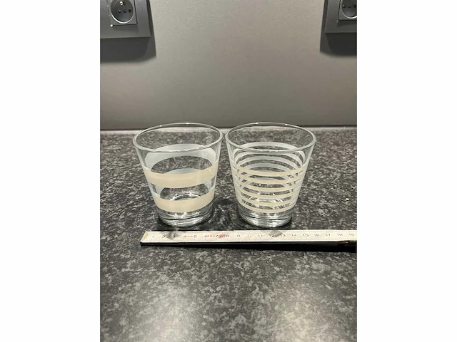 Hele voorraad diverse servies, glaswerk, tassen en borden (550x) - afbeelding 34 van  43