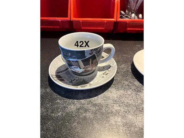 Hele voorraad diverse servies, glaswerk, tassen en borden (550x) - afbeelding 19 van  43