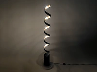 Helix design led vloerlamp zwart/goud - afbeelding 2 van  8