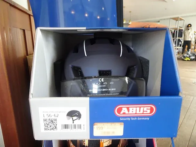 Helm abus - afbeelding 1 van  3